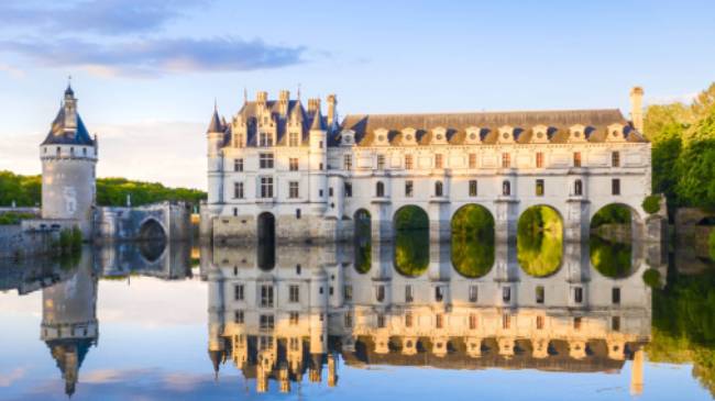 The stunning Chateau de Chenonceau in the Loire Valley