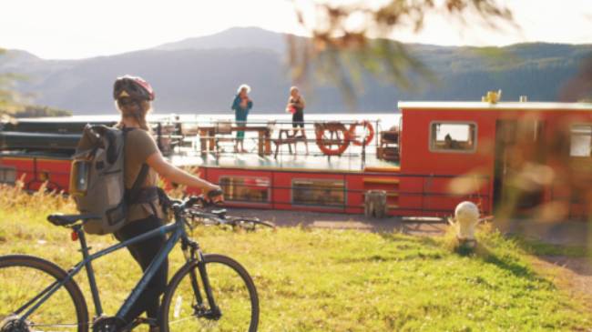 Cycle the Great Glen Way on a barge tour | Tim Charody