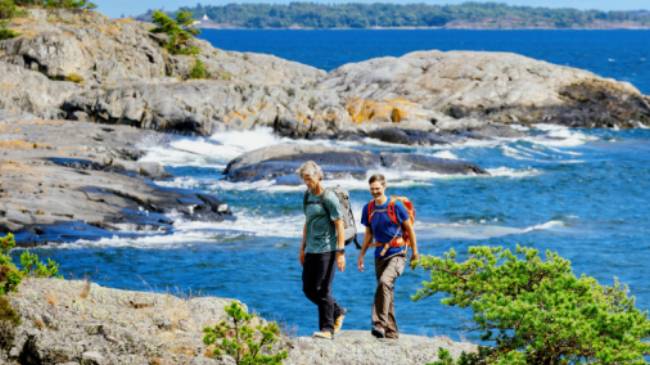 Hiking on Utö on Sweden's archipelago | Roger Borgelid