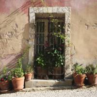 Ochre-coloured house in Provence