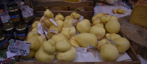 Scamorza cheese is a Campanian specialty | <i>Ltrlg</i>