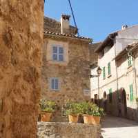 Valldemossa streets | Els van Veelen