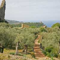 Approaching the bay around Penyal Bernat rock